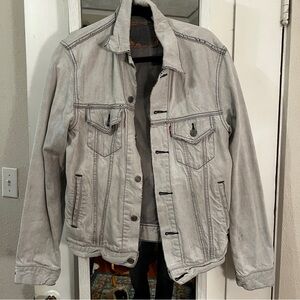 Levi’s light wash denim jacket size S | Levi’s jean jacket